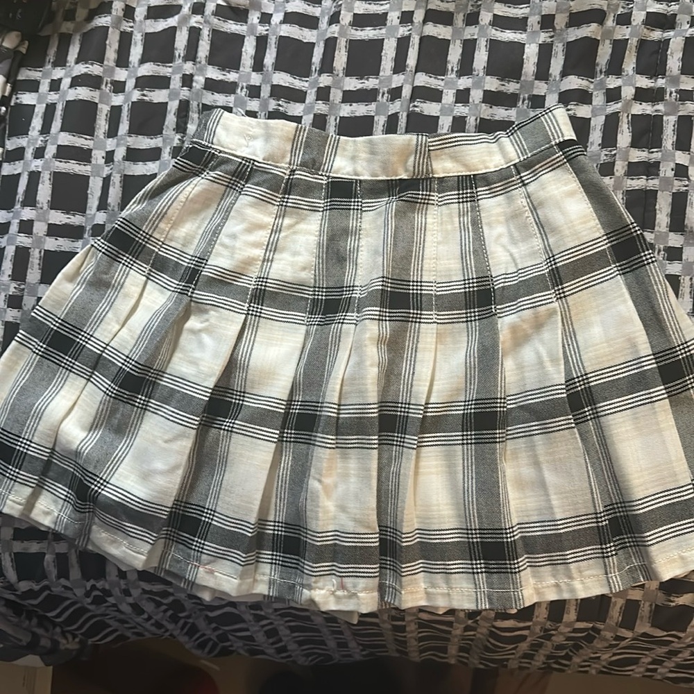 Black and white plaid skirt